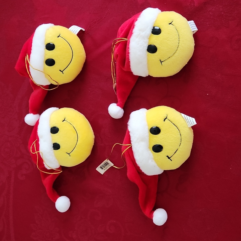 4 Kurt Adler Smiley Face Emoji w Santa Hat Plush Ornaments